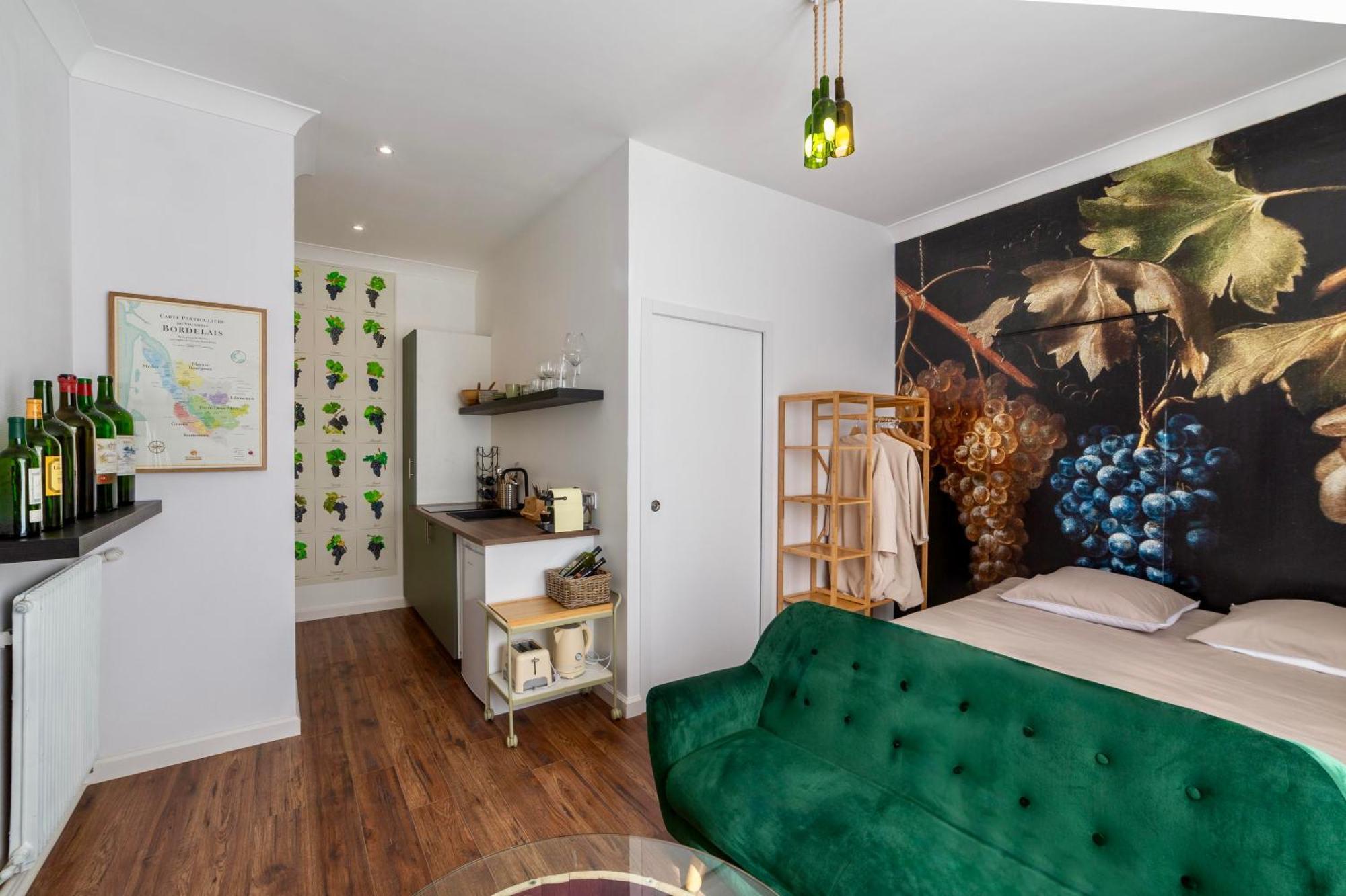 Suite Grand Cru - Spa & Terrasse Arveyres Exterior foto
