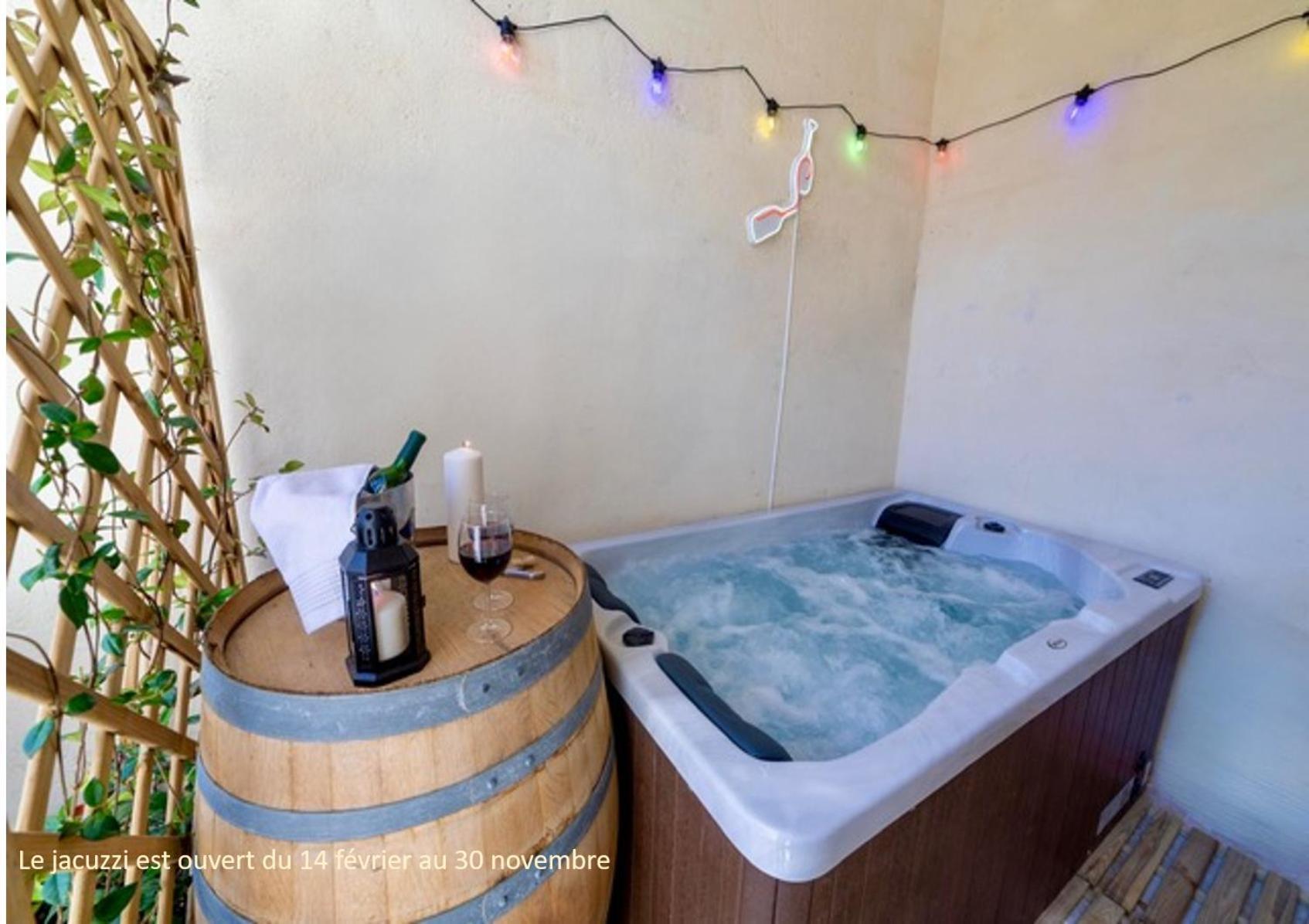 Suite Grand Cru - Spa & Terrasse Arveyres Exterior foto